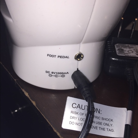 Cute Mini Sewing Machine - Picture 8 of 8